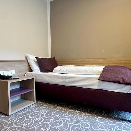 Hotel Schild Виена Екстериор снимка