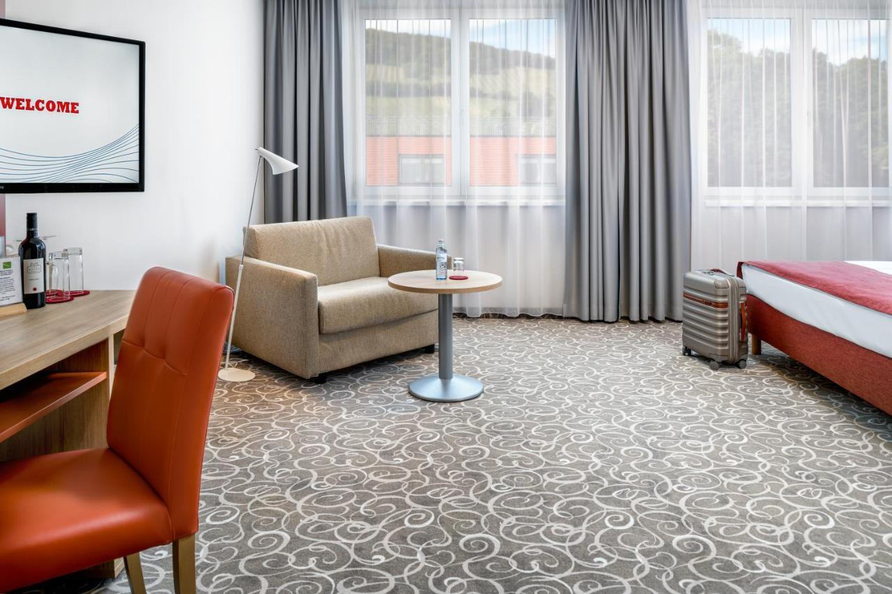 Hotel Schild Виена Екстериор снимка