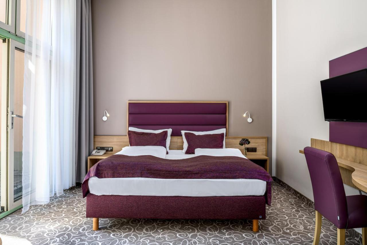 Hotel Schild Виена Екстериор снимка