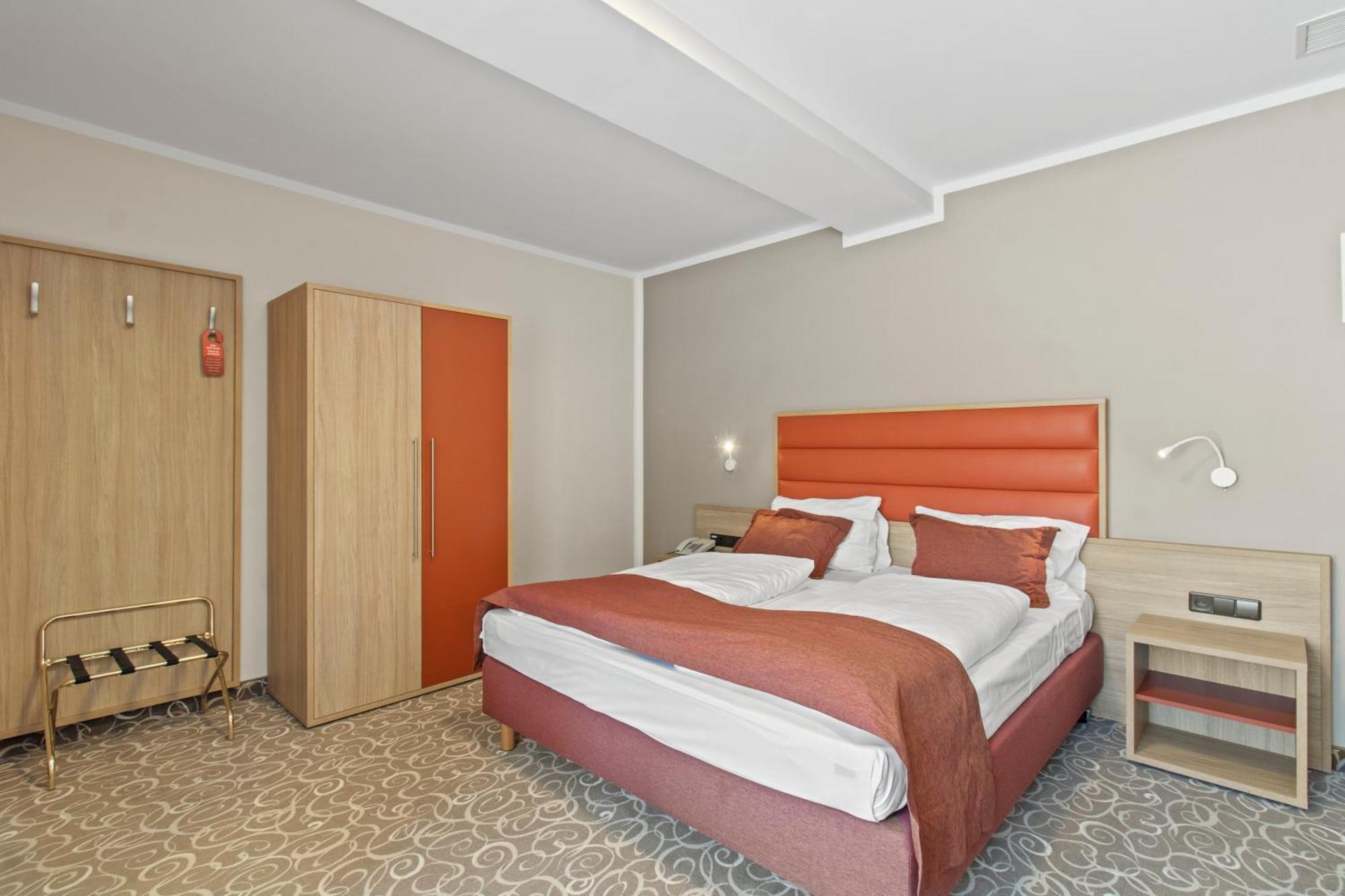 Hotel Schild Виена Екстериор снимка