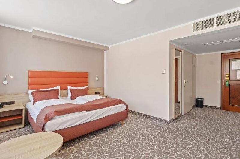 Hotel Schild Виена Екстериор снимка