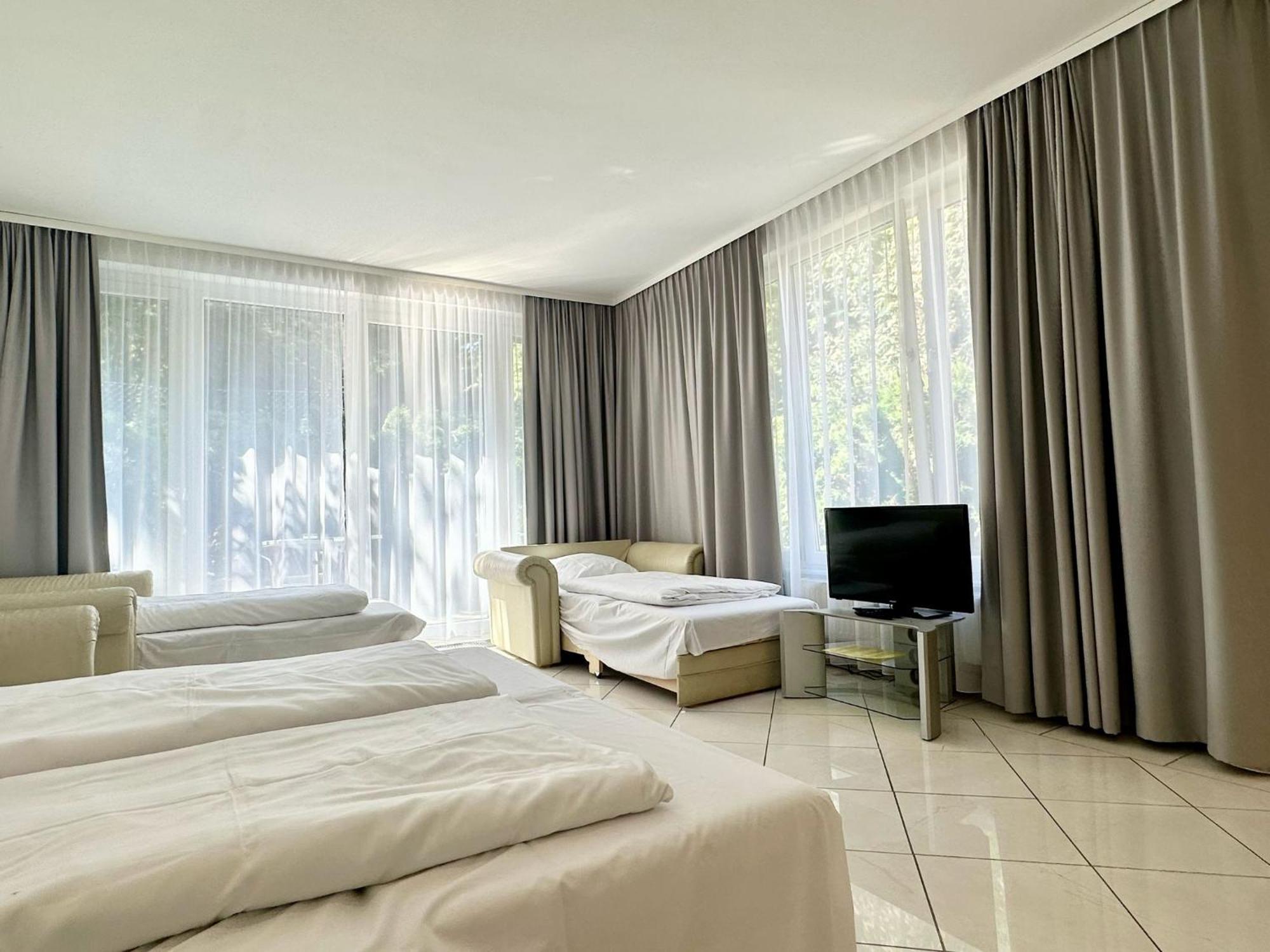 Hotel Schild Виена Екстериор снимка